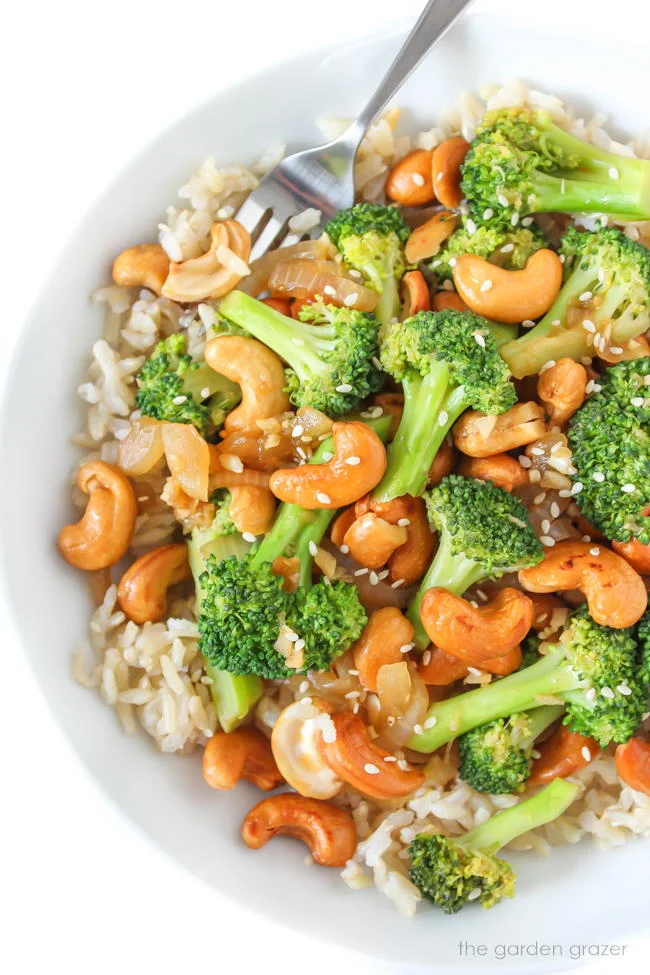 Broccoli Cashew Stir-Fry