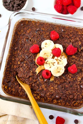 Brownie Baked Oatmeal (Easy!)