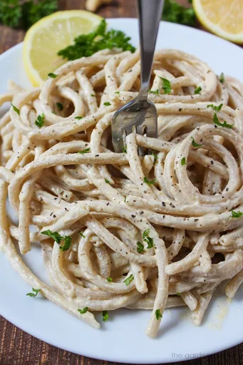 Cashew Alfredo Sauce (Vegan!)