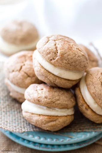 Pumpkin Spice Whoopie Pies