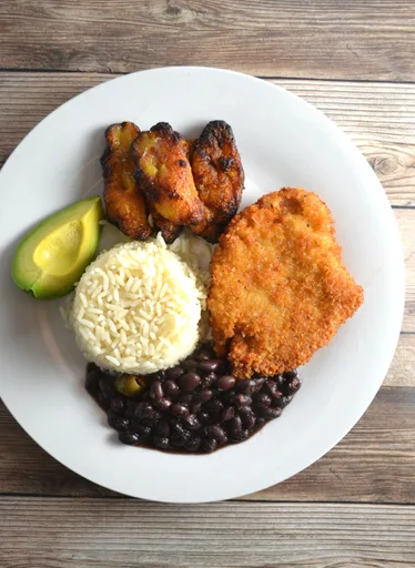 Milanesa de cerdo en freidora de aire (chuletas de cerdo empanadas)