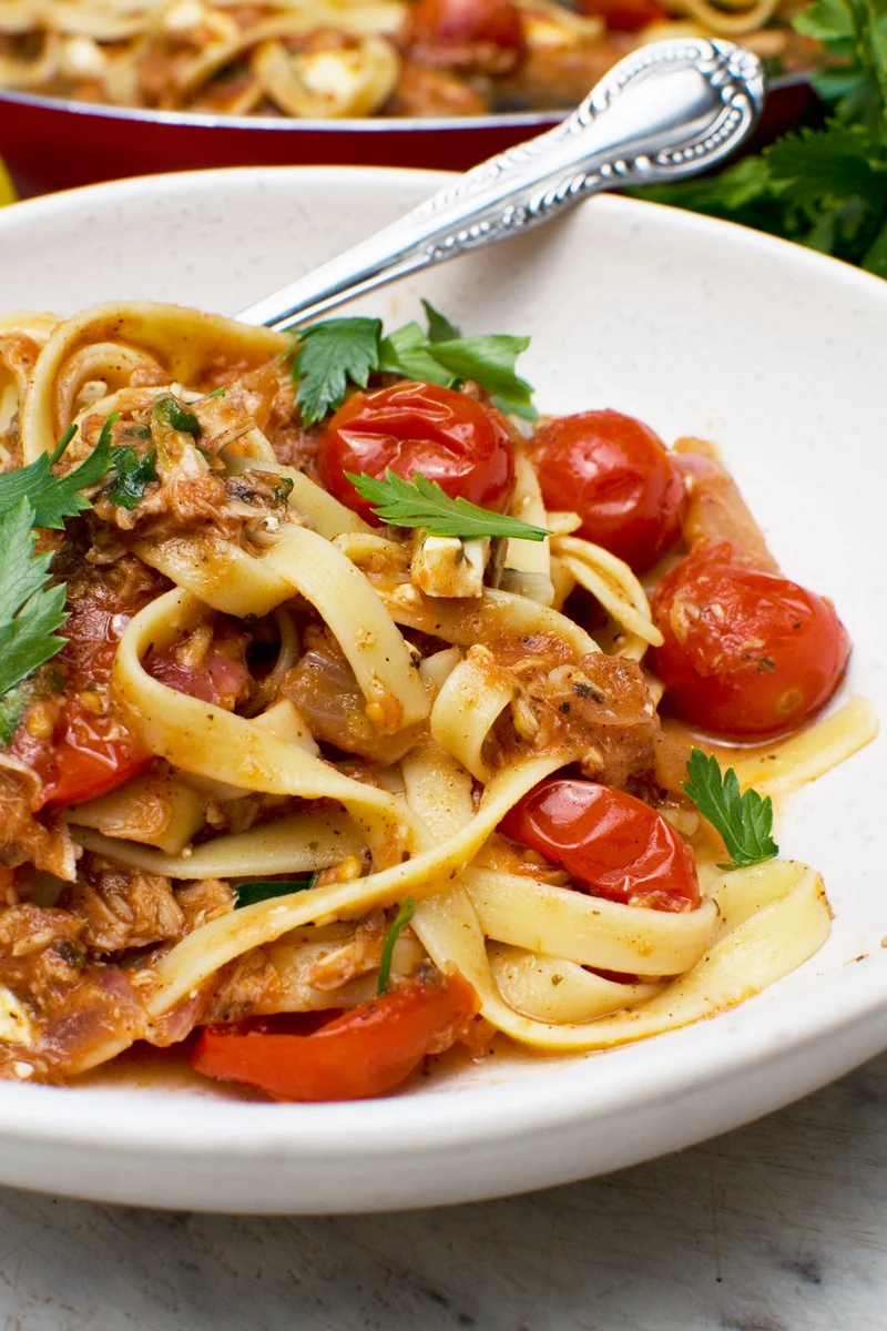 20-minute Tuna Pasta (Easy & Lemony!)