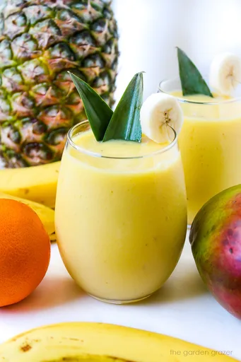 Batido de mango y piña (¡cremoso!)