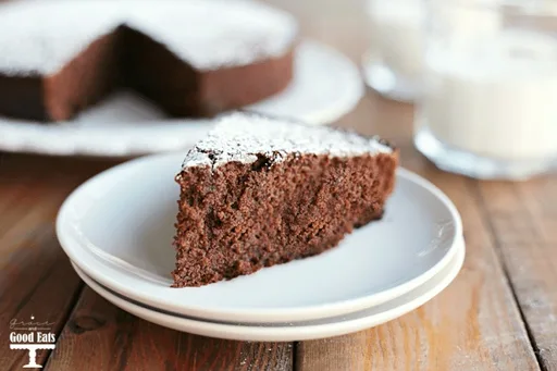 Pastel de chocolate en un solo bol