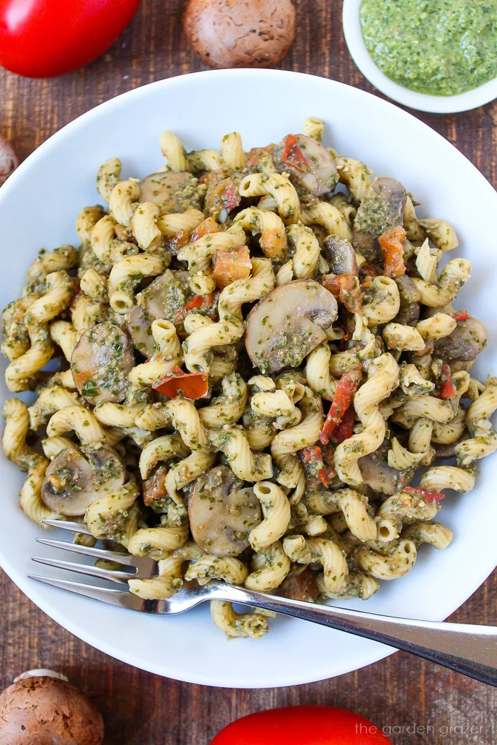 Mushroom Pesto Pasta (Vegan!)