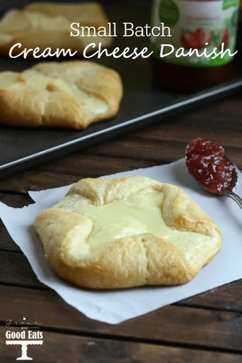 Danesa de queso crema en pequeña cantidad