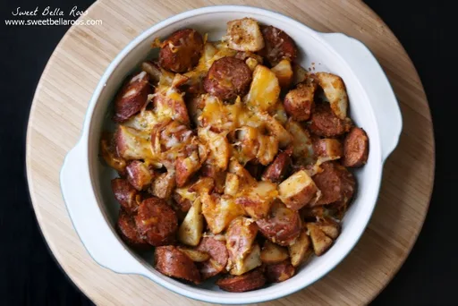 Horneado picante de salchichas y patatas