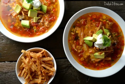 Sopa de Pollo con Tortilla en Olla de Cocción Lenta