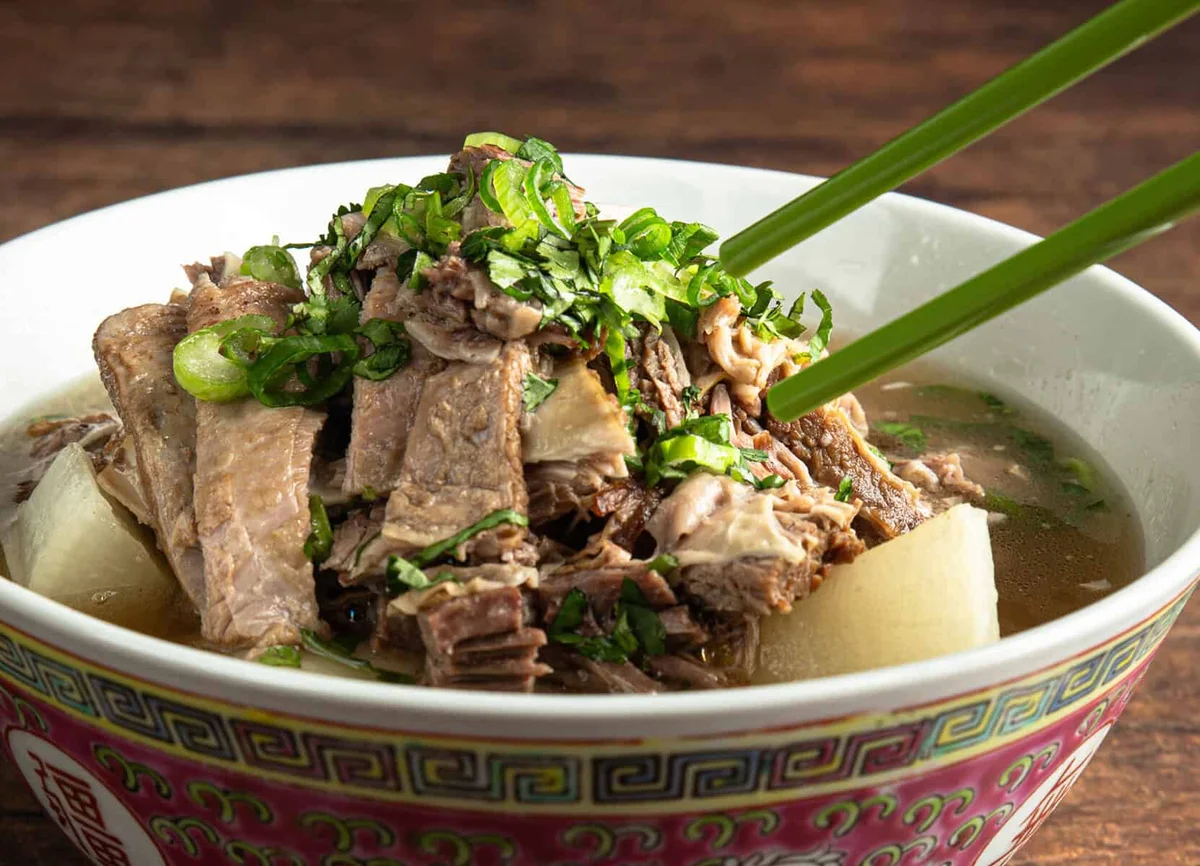 Instant Pot Chinese Beef Brisket Soup (清湯牛腩)