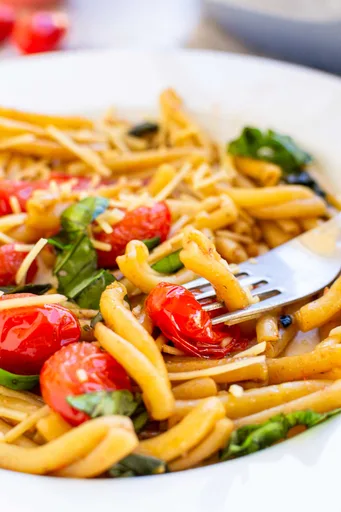 12-Minute Cherry Tomato Pasta Recipe