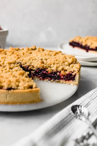 Mixed Berry Crumble Tart