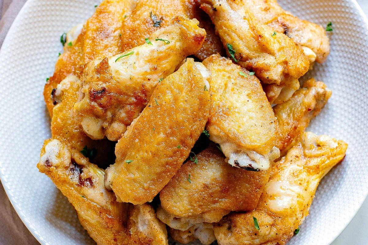 Hähnchenflügel mit Trockenmarinade