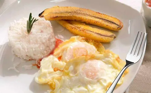 Arroz con Huevo y Maduros