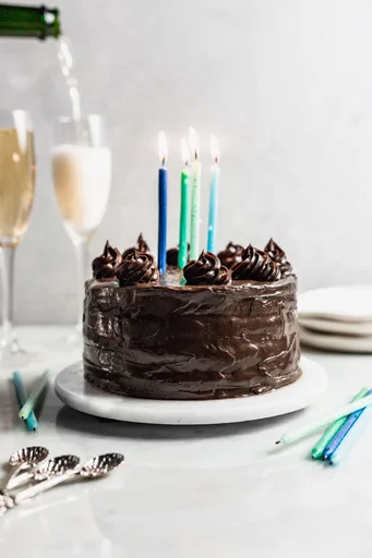 Pastel de chocolate decadente