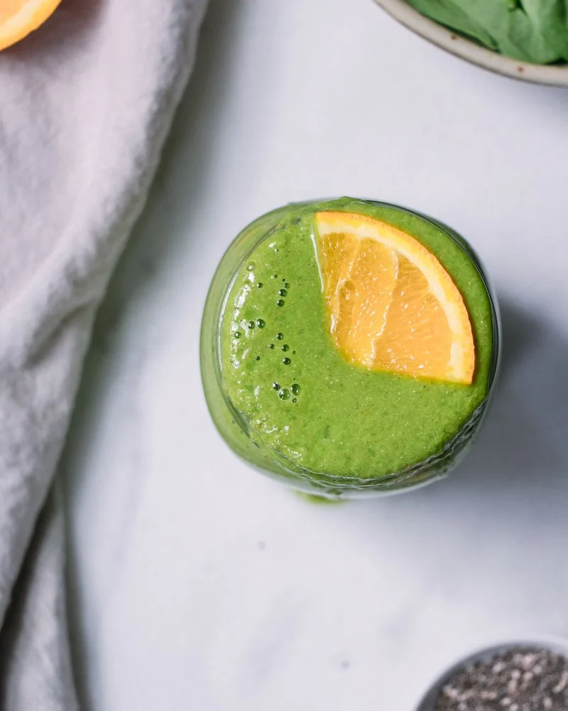 Batido Verde de Naranja Rico en Hierro