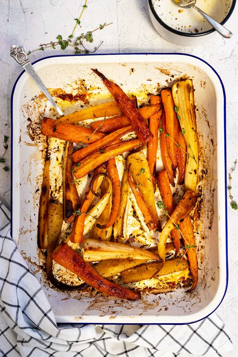 Zanahorias y chirivías asadas a la miel