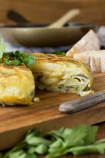 La mejor receta de tortilla española (solo 5 ingredientes)