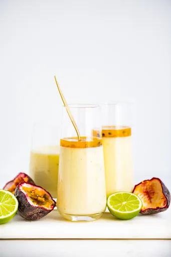 Panna Cotta de Suero de Mantequilla y Lima