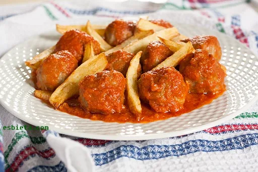 Albóndigas con tomate frito