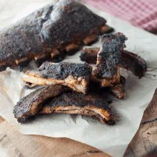 Costillas con adobo seco para barbacoa ceto
