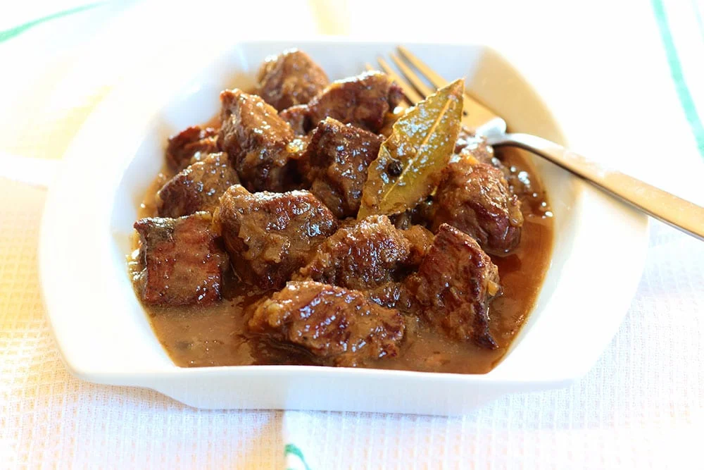 Carne en salsa de cebolla