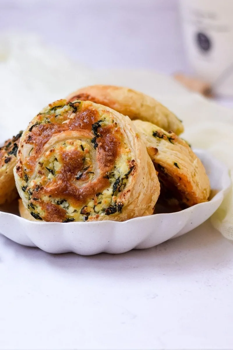 Cheesy Spinach Scrolls