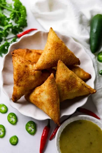 Chicken Cheese Jalapeno Samoosas