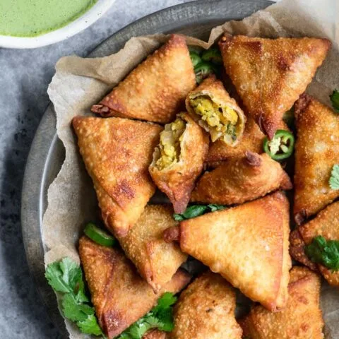 Samosas de cóctel con garbanzos