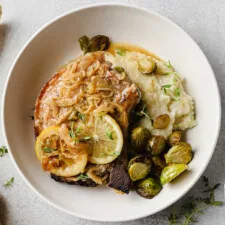 Chuletas de cerdo al limón y tomillo