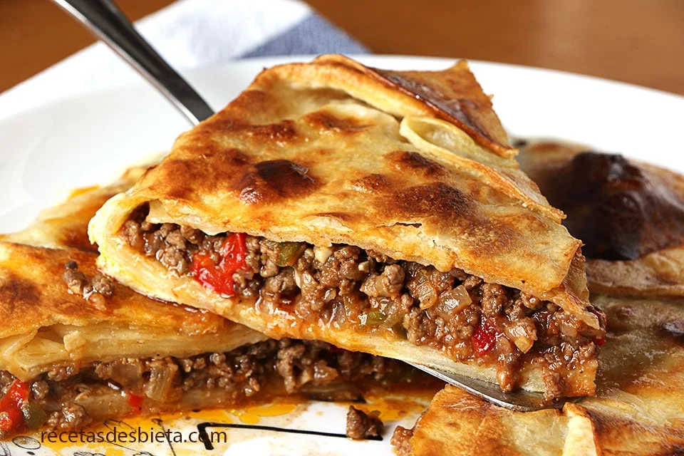 Receta de empanada de carne hecha con tortillas de trigo