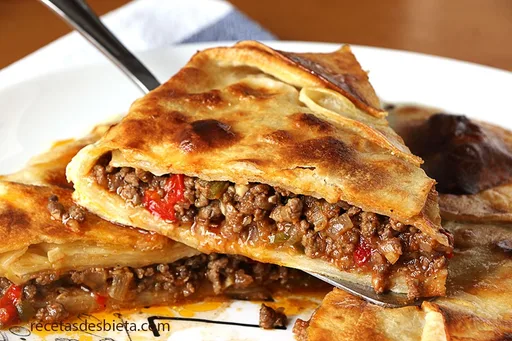 Receta de empanada de carne hecha con tortillas de trigo