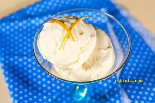 Helado casero de limón