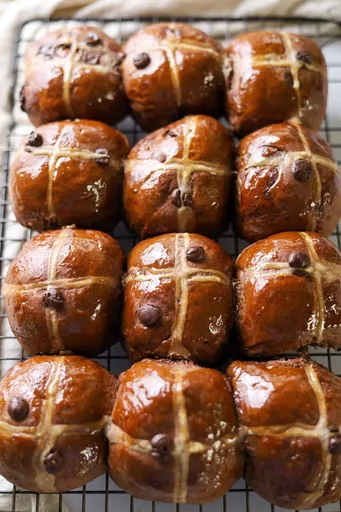 Chocolate Hot Cross Buns