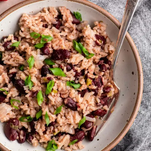 Judías pintas o rojas con arroz al estilo jamaicano