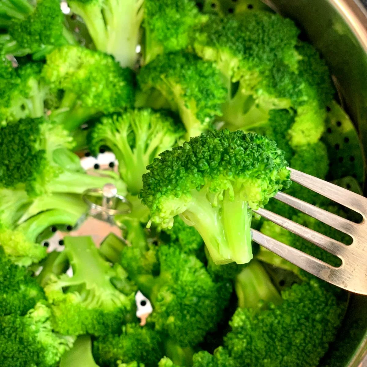 Instant Pot Steamed Broccoli