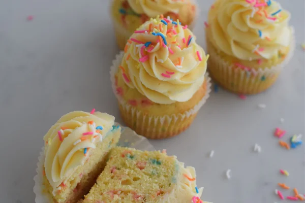 Easy One Bowl Funfetti Cupcakes
