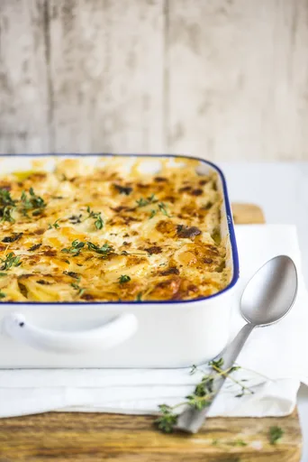 Gratin de chirivía y patata con puerros y Gruyère