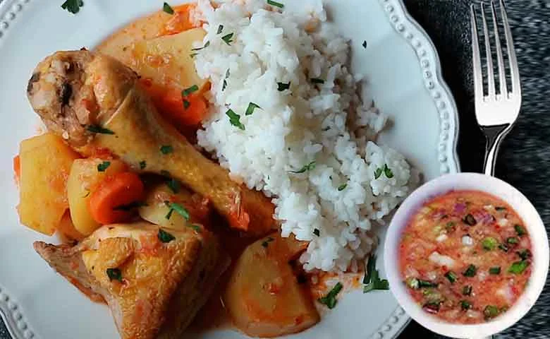 Pollo Guisado.