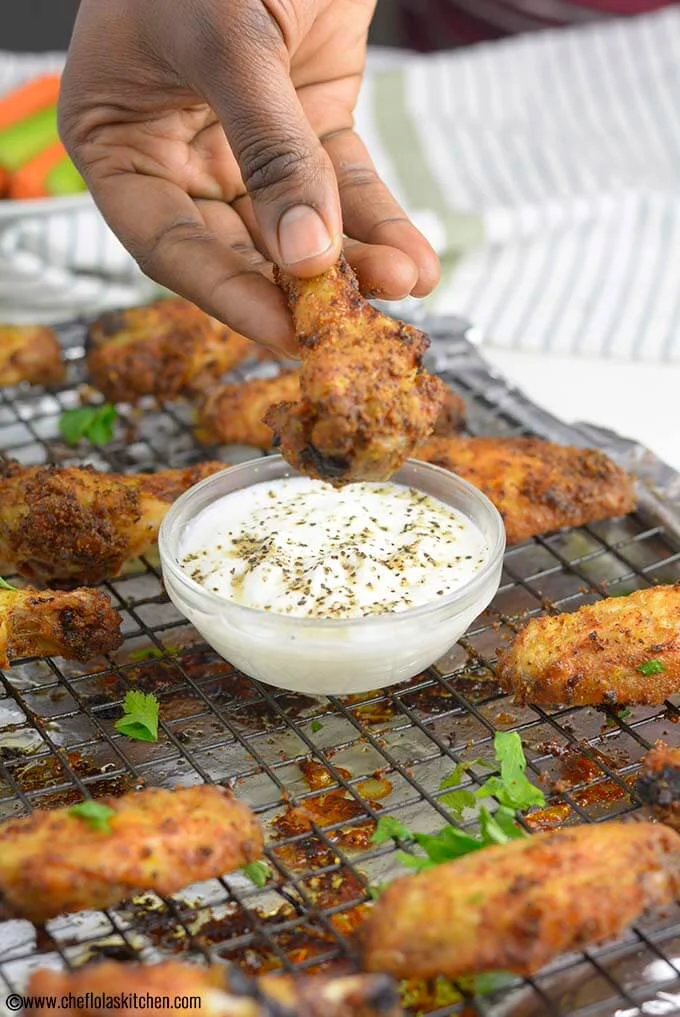 Gebackene Hähnchenflügel mit Trockenrub