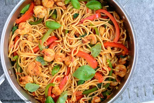 Pasta fácil con gambas al estilo cajún