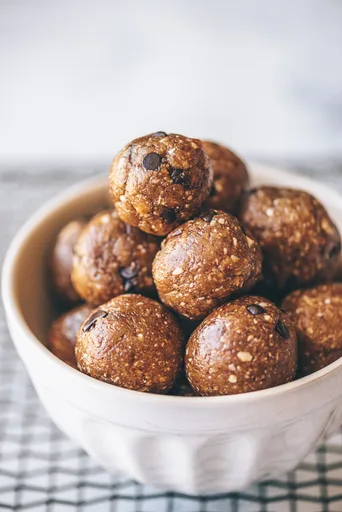 Peanut Butter and Dark Chocolate Protein Balls