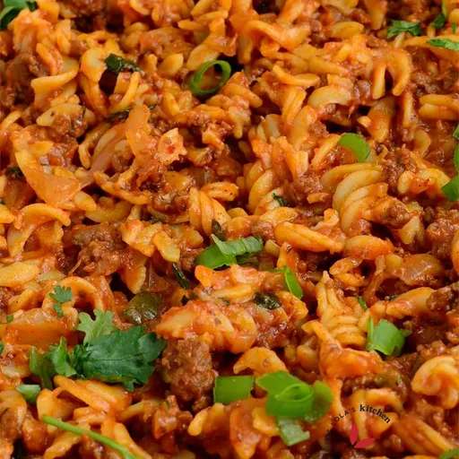 Pasta con carne picada en una sola olla