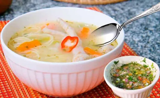 Sopa de Patas de Pollo.