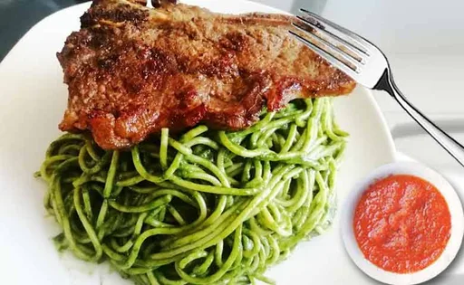Tallarín Verde Peruano.