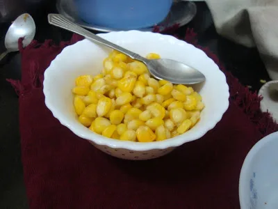Chat de maíz dulce con mantequilla al microondas | Aperitivo fácil y rápido para niños