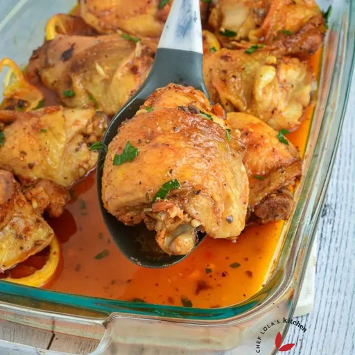 Muslos de pollo al horno jugosos