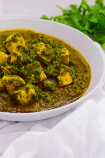 Curry de pollo con espinacas