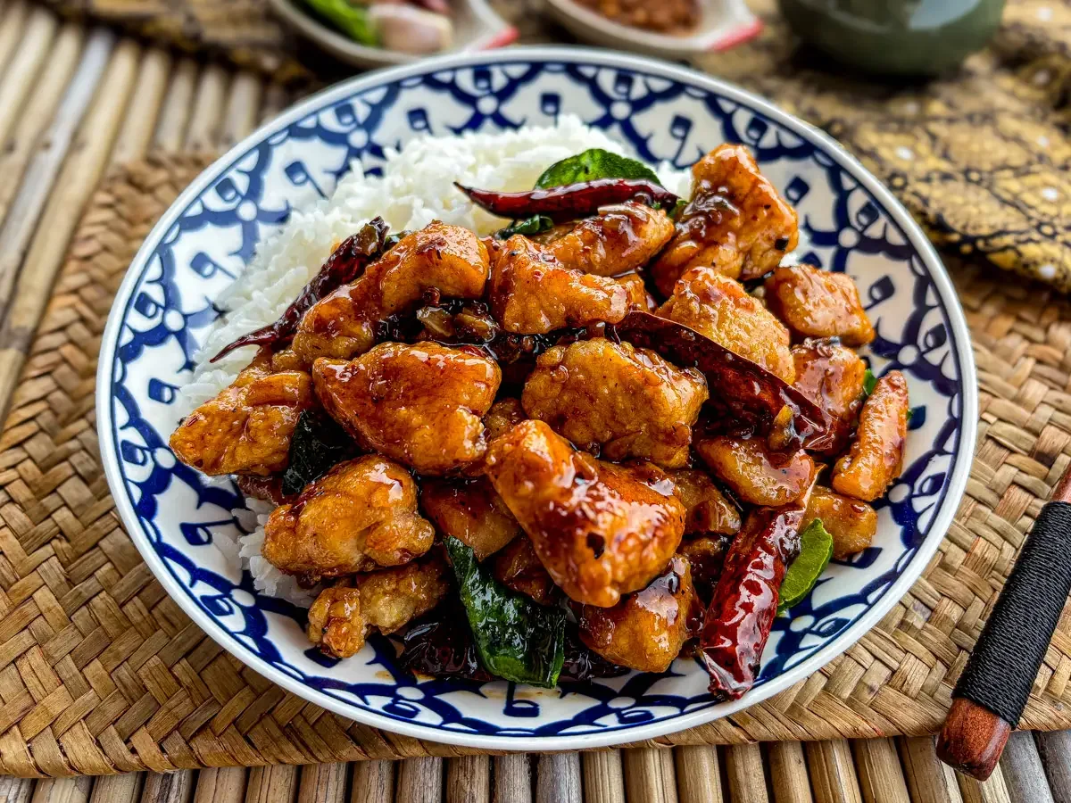 Pad Prik Haeng Recipe (Thai Crispy Chicken Stir-Fry)