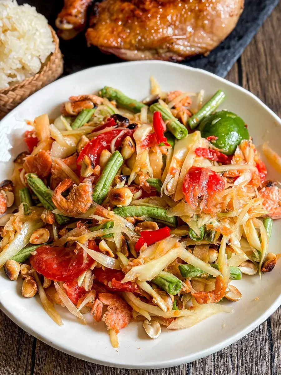 Som Tam Recipe (Thai Papaya Salad)