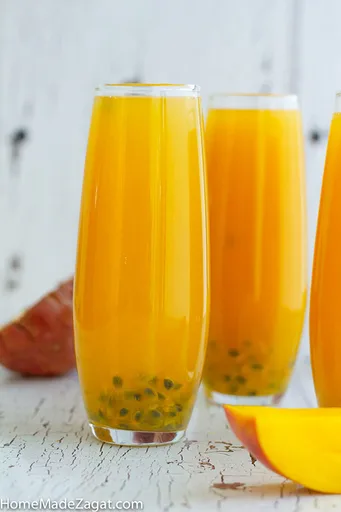 Zumo de mango y fruta de la pasión